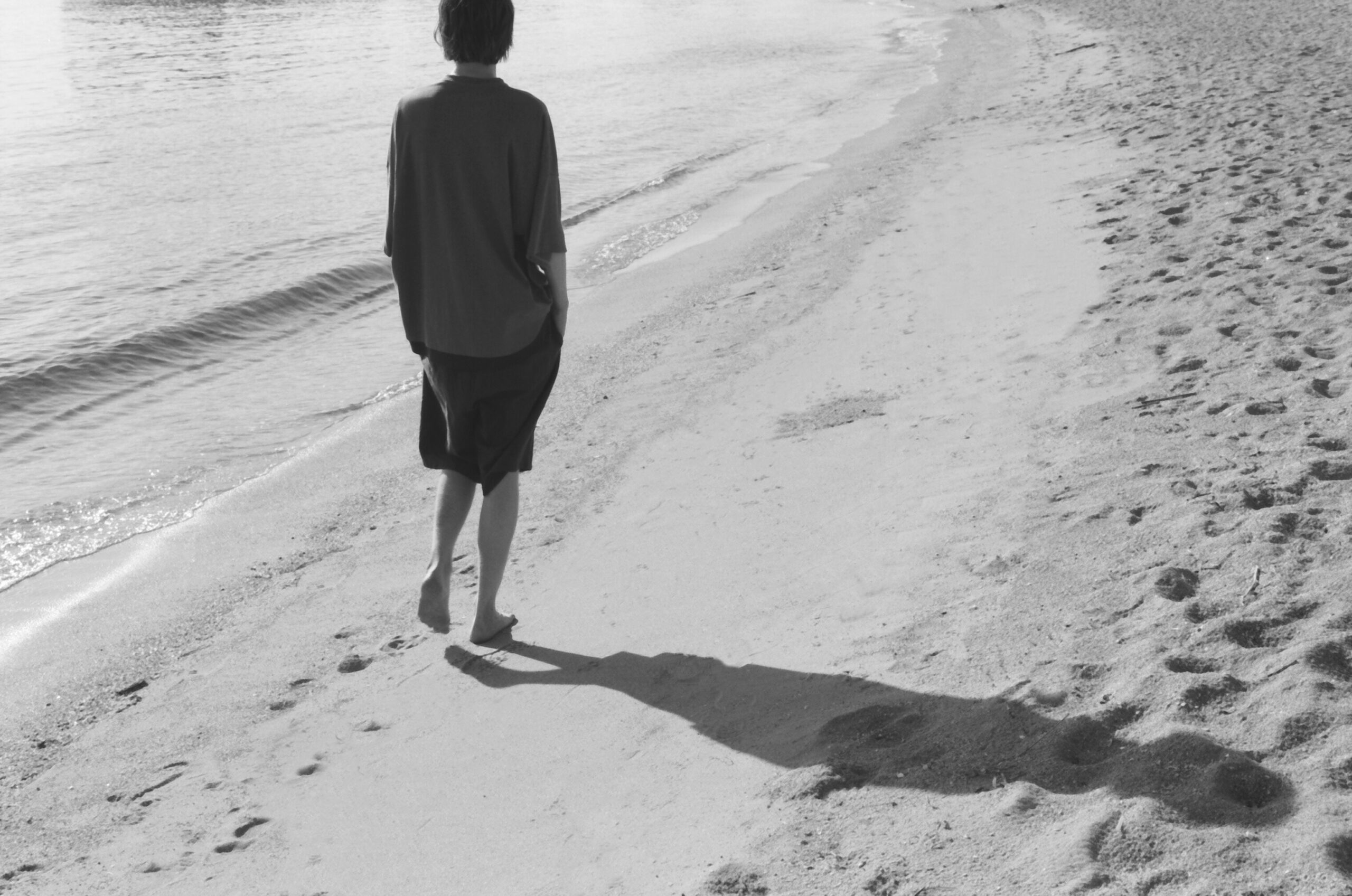 VU 2026 summer collection look 02 seaside minimal outfit wide silhouette Japan