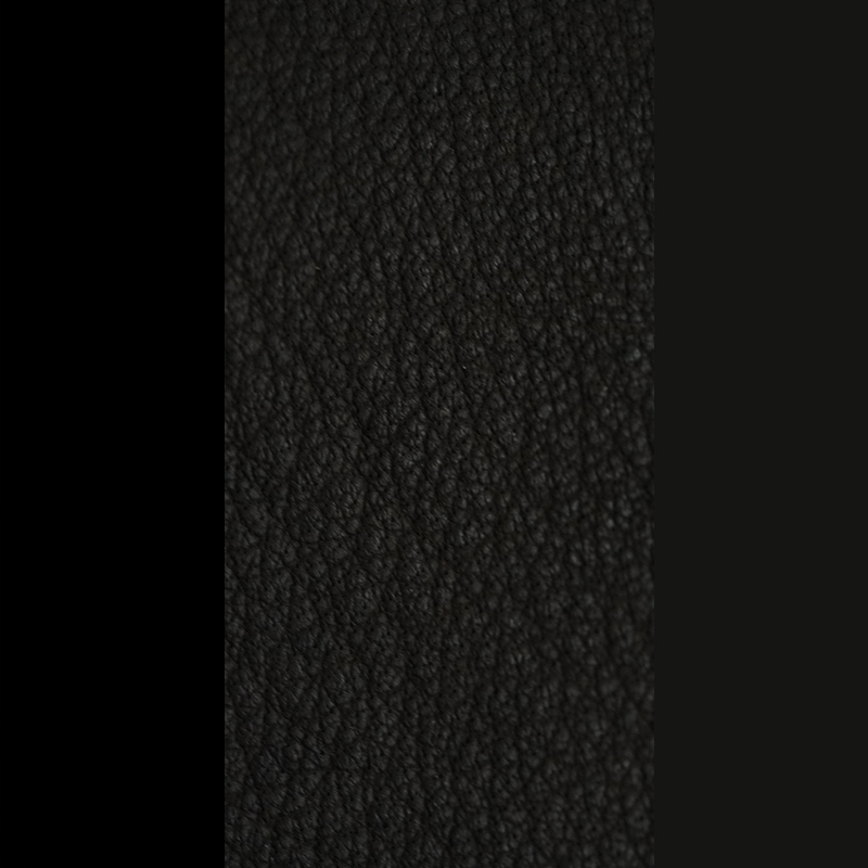 VUm PRODUCT オリジナルダークブラウンのディアレザー（鹿革）とブラックの色比較